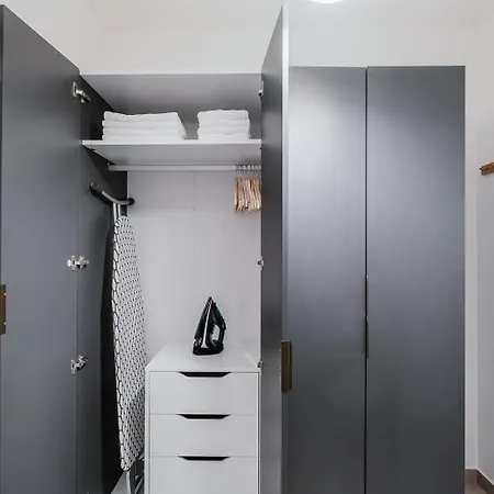 Blueground Chodov New Build Free Parking Prg-41